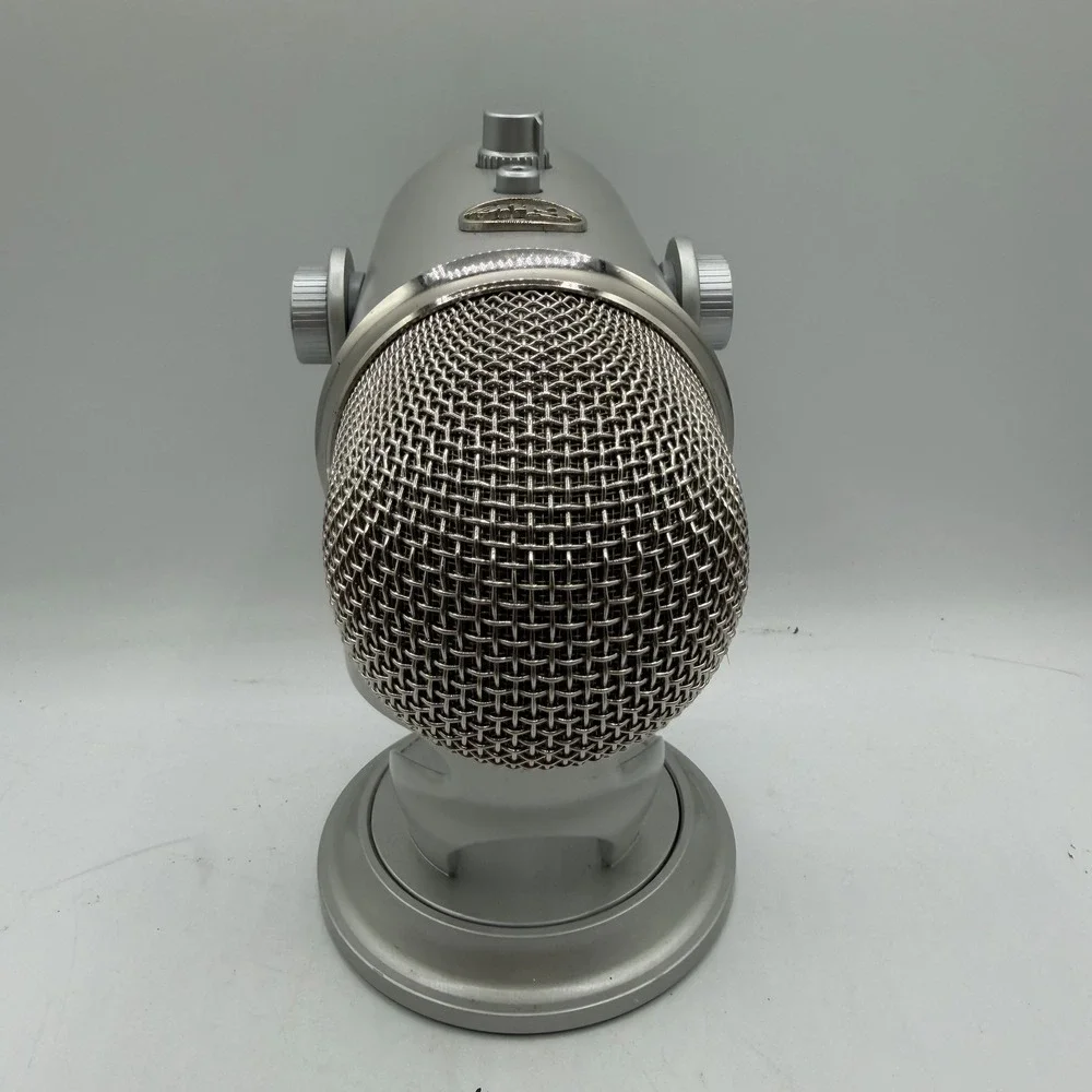 Blue Yeti USB Microphone A00132 Silver Podcast Streaming Mic w/ Stand